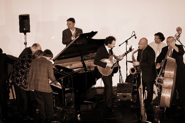 min 2006 12 15 beaune boogie 253 sepia